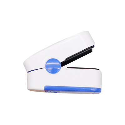 Finger-Clip-Pulsoximeter zeigen vier Messbereich 70%-100% der Farbeoled SpO2 an
